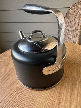 ALL CLAD Teakettle with Chrome Handle Charcoal Grey Whistling